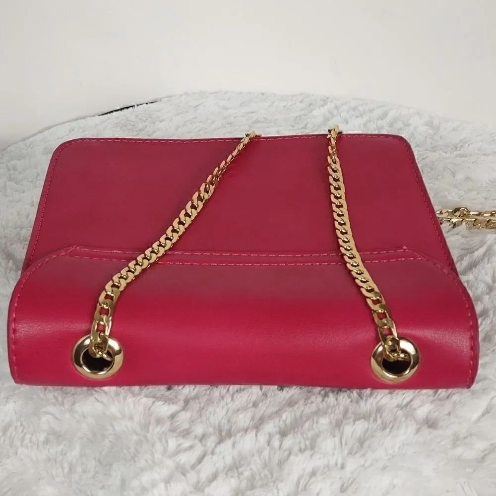 Chain Crossbody 👛 Purse - Picture 8 of 10